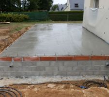 Coulage de la dalle béton.