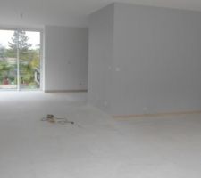 Pon&ccedil;age du vernis Syntilor pierres naturelles aquar&eacute;thane trop fragile au moindre mouvement d'un fauteuil, chaise, table....il se raye alors que Lapierre dessous est parfaite.  Ne pas utiliser un produit filmog&egrave;ne, prendre par impr&eacute;gnation.