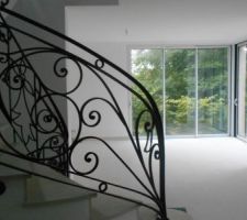 Pon&ccedil;age du vernis Syntilor pierres naturelles aquar&eacute;thane trop fragile au moindre mouvement d'un fauteuil, chaise, table....il se raye alors que Lapierre dessous est parfaite.  Ne pas utiliser un produit filmog&egrave;ne, prendre par impr&eacute;gnation.