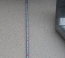 Fissure de 80 cm de longueur, en escalier et qui s'ouvre de plus en plus.
