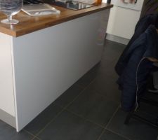 Finition ilot central, peinture de carrosserie sur planche de m&eacute;dium