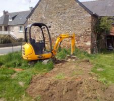 Terrassement pour future pelouse
