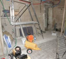 Remise à niveau de la dalle qui a un dénivelé de 20 cm entre le haut et le bas