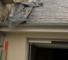 On ne demande plus l'avis du propriétaire. Aucun professionnel du toit n'est venu. Seul le maçon de l'entreprise ILHAN nous a dis qu'il n'y aurait pas de problème...