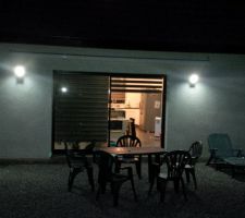 Éclairages extérieurs installés.
