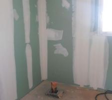 Visite de l'intérieur....la SDB coté douche!!!