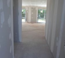 Visite de l'intérieur....vu depuis l'entrée de la maison!!!