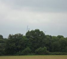 En un peine un mois 3 éoliennes sont venues se greffer dans le paysage. :( Nous pensions le projet enterré.