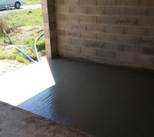 Les fourreaux on était placés, les aérations pour le vide sanitaire aussi et la dalle du garage coulée.