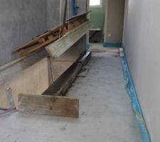 Création d'un muret le long de la trémie