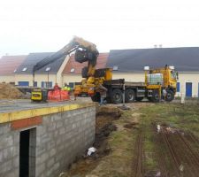 Dalle alv&eacute;olaire en train d'&ecirc;tre pos&eacute;e.