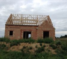 Facade arriere reste a faire les chevetres pour les 2 velux et finir le coté en L