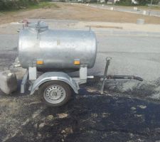 Le goudronnage de la route a commenc&eacute; !!!