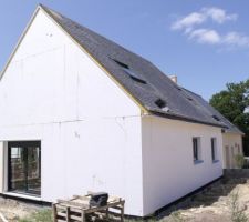 La maison a pris sa forme presque finale !