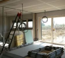 La verrière est livrée, reste à l'installer.