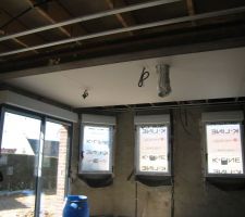 Pose du plafond dans cuisine