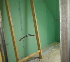 Salle de bain à l'étage : emplacement des 2 vasques