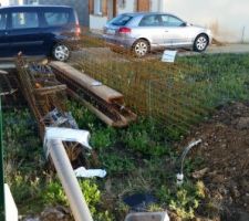 Et bien aujourd'hui livraison  du matériel  sur le terrain