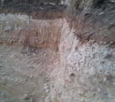 Terrain tr&egrave;s rocheux