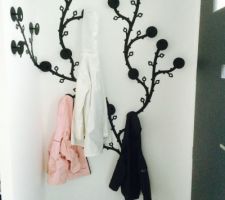 Le porte-manteau dans l'entrée