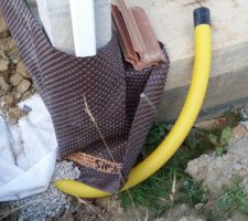 Début des VRD. Ouf !!! Il était quand même temps. Le constructeur fermé pour le mois d'août donc on en profite avant la reprise des va et vient.