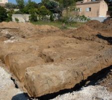 Oh le joli labyrinthe !
plateforme à -1m et fouilles à -1m, on a hésité à faire une piscine !!