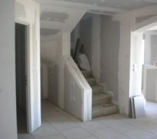Escalier à rectifier avant d'être carrelé.