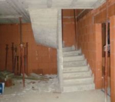 25 juin : Escalier complètement décoffré