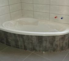 Baignoire.....qui est un peu trop petite :(