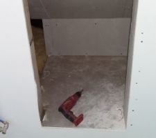 Aménagement de placard dans les combles perdus dans les chambres pour gagner de la place en rangement