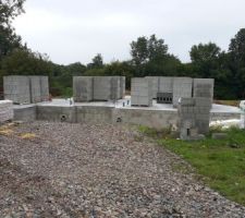 Livraison des Parpaings, l'élévation des murs est pour bientôt!