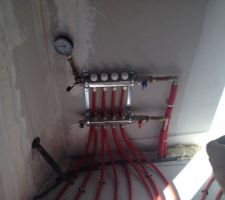 Collecteur de chauffage au sol pour le rdc