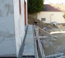 Balcon de 6,75 m pour enjamber la descente de sous-sol