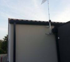 Pose de l'antenne TV, répartiteur et amplificateur par mon frero, le tout avec du matériel de pro.