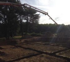 La toupie est arriv&eacute;e, les fondations vont etre coul&eacute;es !