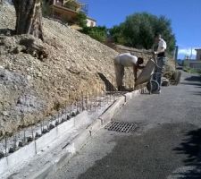 Une bonne journée de béton pour remplir tout les blocs