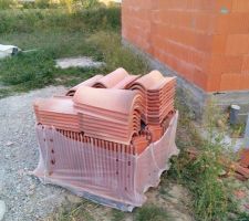 Nous restera quelques tuiles pour le garage