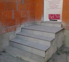 Escalier de l'entrée carrelé