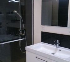 Salle d'eau du rez de chauss&eacute;e finit