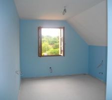 Fin de la peinture dans chambre 2