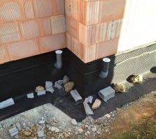 Pose du goudron et Delta MS