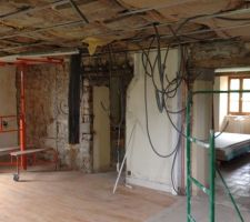 Les 2 linteaux sont terminés 
Reste les habillages a faire