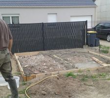 Préparation de la dalle pour l'abris de jardin