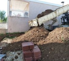 Remblais à l'arrière de la maison