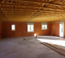 Salle de bain, chambre et cuisine