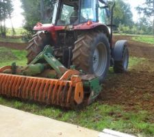 En une matinée :  1er passage du rotavator
