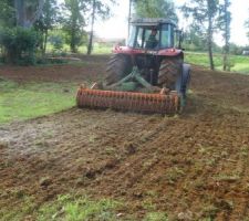 En une matinée :  1er passage du rotavator