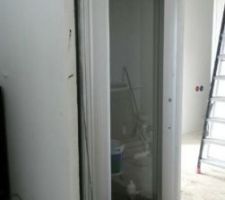 Voici l'ascenceur install&eacute;. porte du RDC