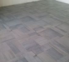 Carrelage rectifié 60*60 avec plusieurs nuances de gris et décors différents.