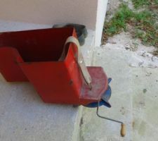 La moulinette pour semer le gazon